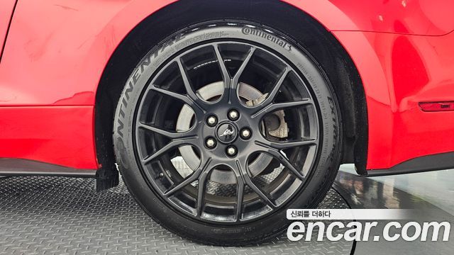 Ford Mustang 2022 — photo 7