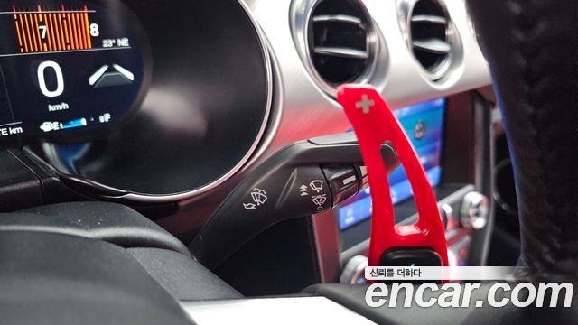 Ford Mustang 2022 — photo 30