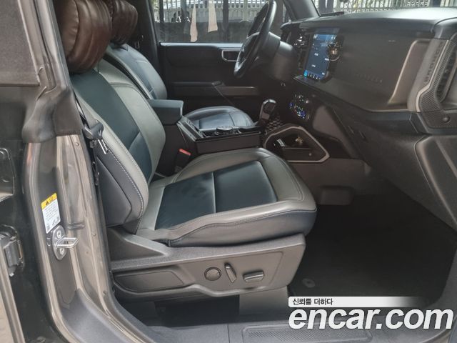 Ford Bronco 2022 — photo 12