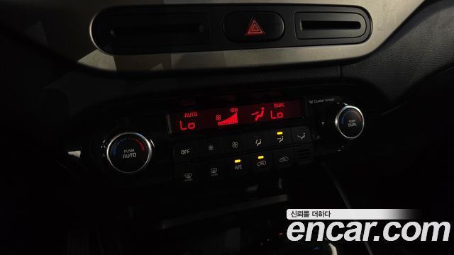Kia Carens 2014 — photo 23