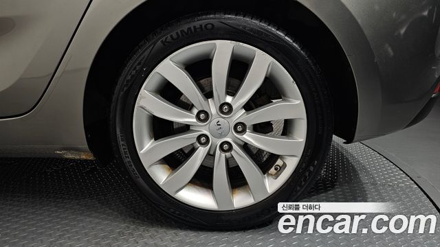 Kia Carens 2014 — photo 7