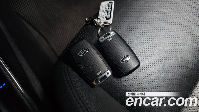 Kia Carens 2014 — photo 37