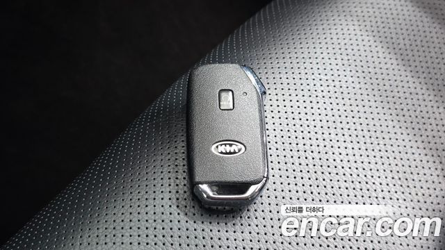 Kia K7 2020 — photo 23