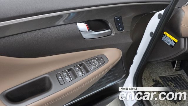 Hyundai Santafe 2019 — photo 34