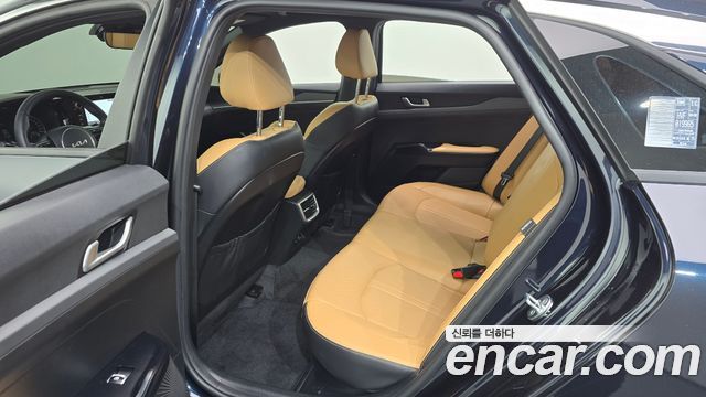 Kia K5 2022 — photo 17