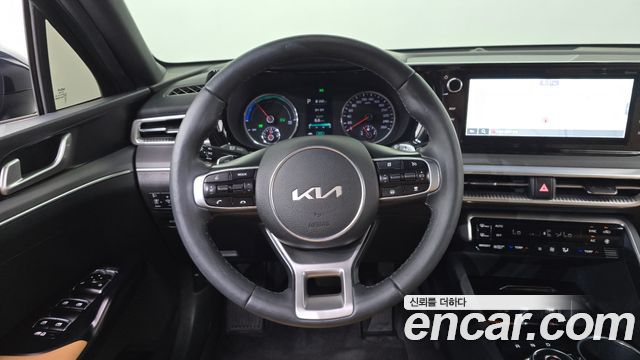 Kia K5 2022 — photo 20