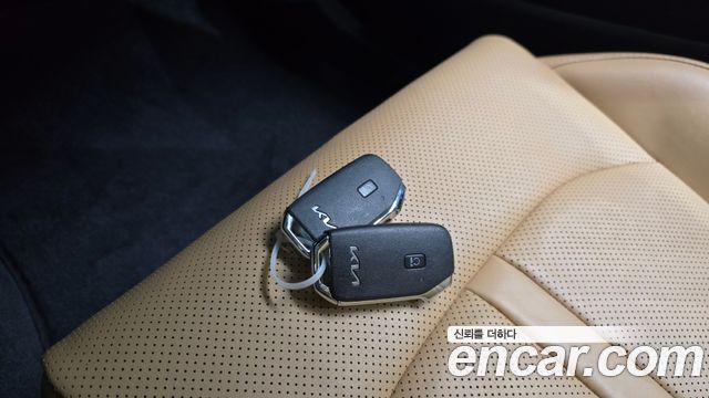 Kia K5 2022 — photo 22