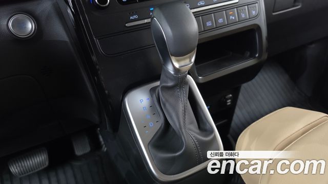 Hyundai Staria 2026 — photo 12