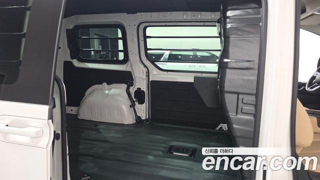 Hyundai Staria 2026 — photo 17