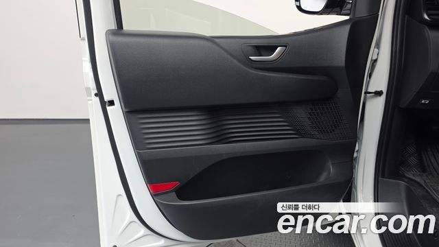 Hyundai Staria 2026 — photo 14