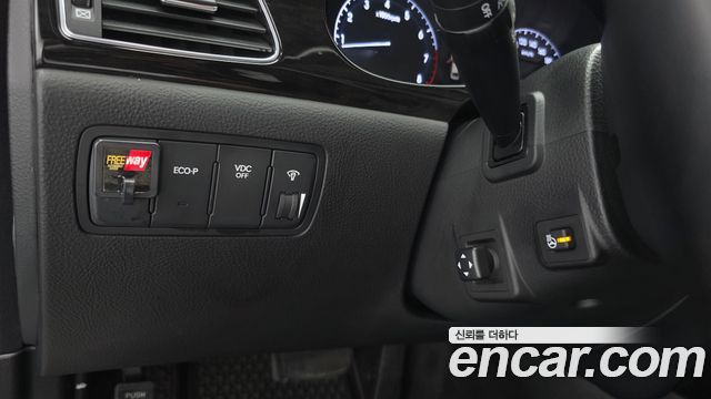 Hyundai Genesis 2012 — photo 24