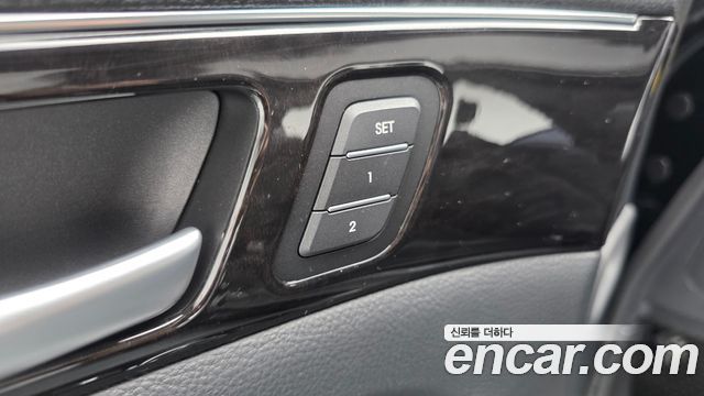 Hyundai Genesis 2012 — photo 25