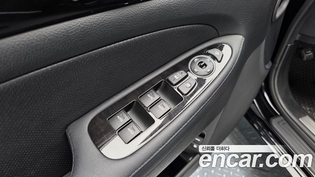 Hyundai Genesis 2012 — photo 28