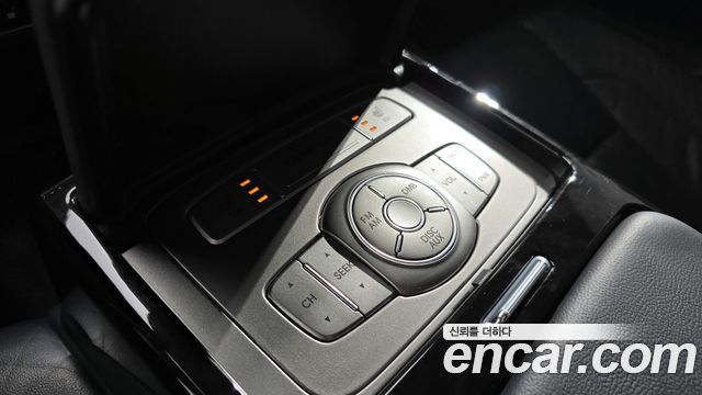 Hyundai Genesis 2012 — photo 31