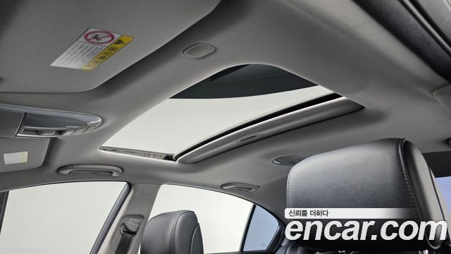 Hyundai Genesis 2012 — photo 32