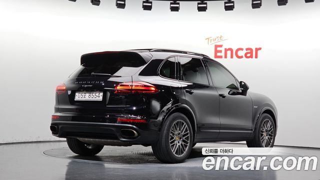 Porsche Cayenne 2017 — photo 2