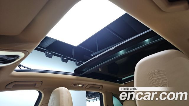 Porsche Cayenne 2017 — photo 12