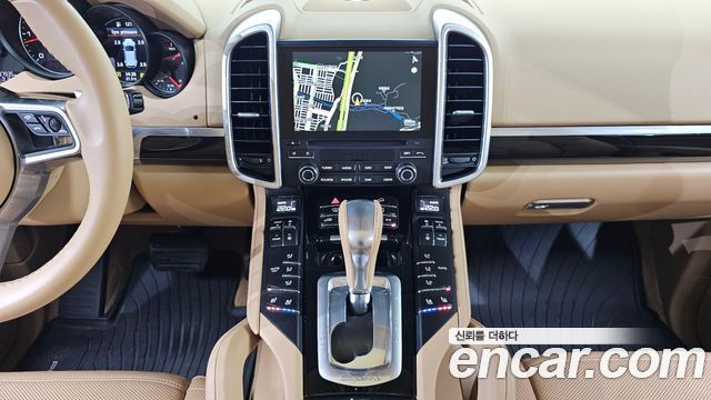 Porsche Cayenne 2017 — photo 17