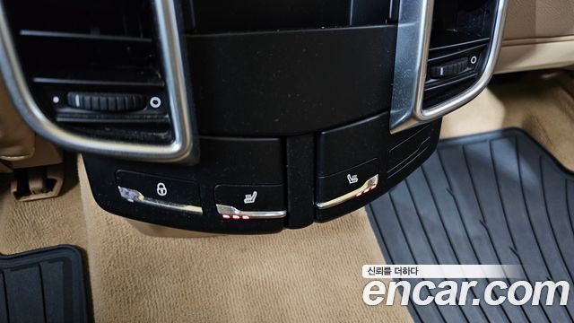 Porsche Cayenne 2017 — photo 19