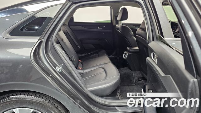 Kia K5 2022 — photo 17