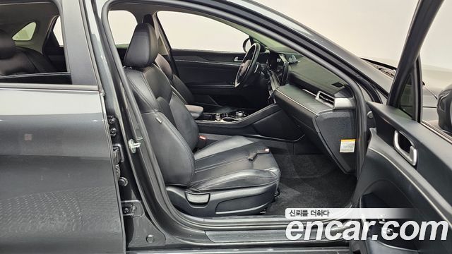 Kia K5 2022 — photo 16