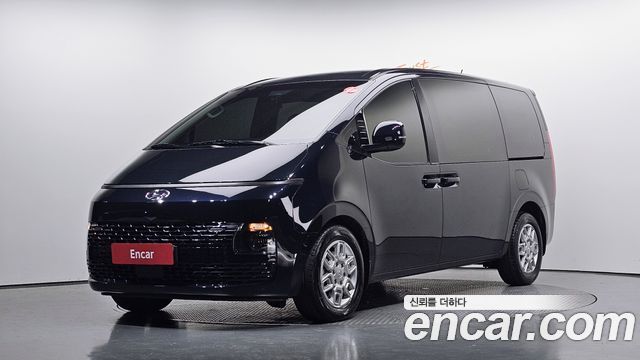 Hyundai Staria 2022 — photo 1