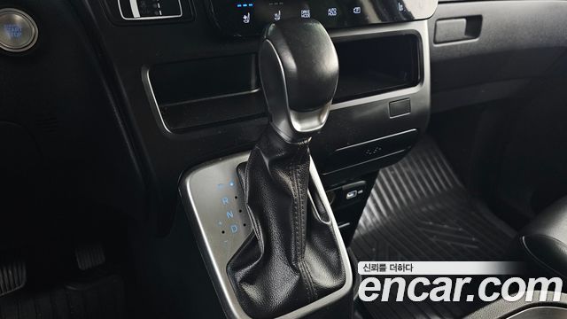 Hyundai Staria 2022 — photo 12