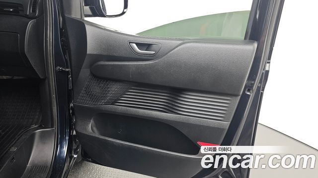 Hyundai Staria 2022 — photo 14