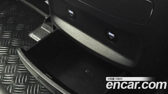 Hyundai Staria 2022 — photo 30