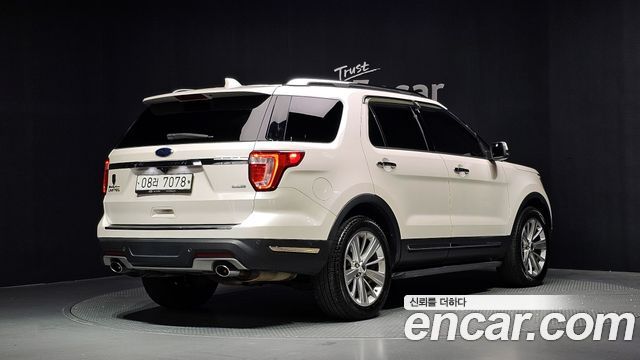 Ford Explorer 2019 — photo 2