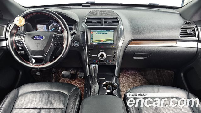 Ford Explorer 2019 — photo 10