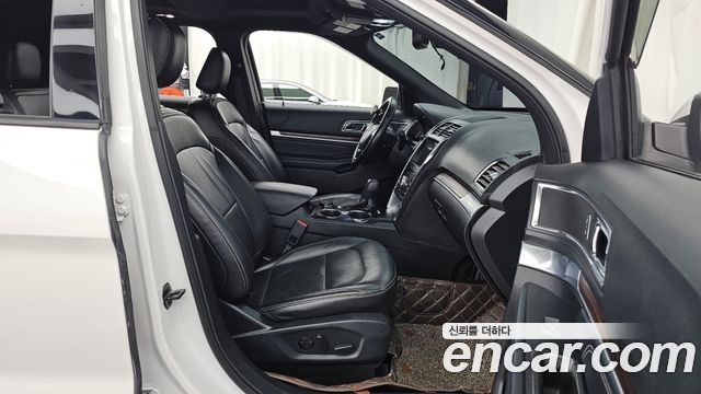 Ford Explorer 2019 — photo 17
