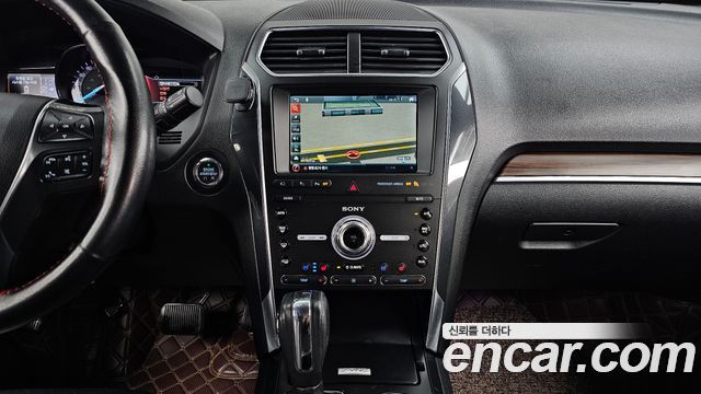 Ford Explorer 2019 — photo 21