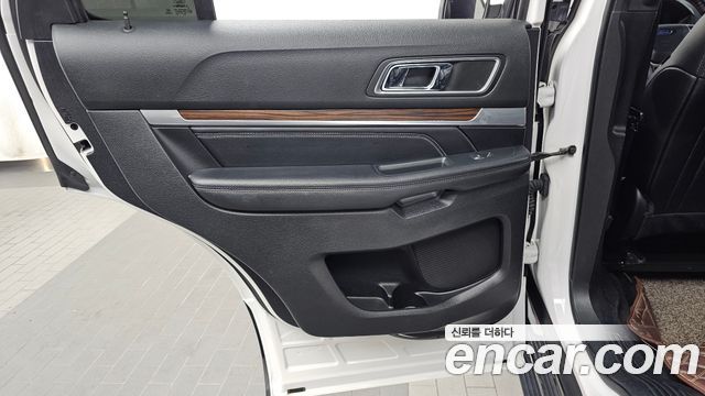 Ford Explorer 2019 — photo 15