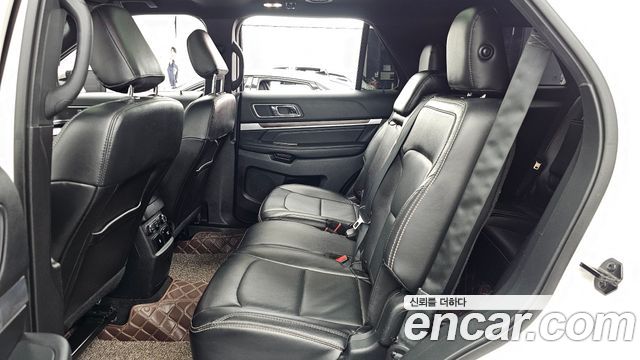 Ford Explorer 2019 — photo 16