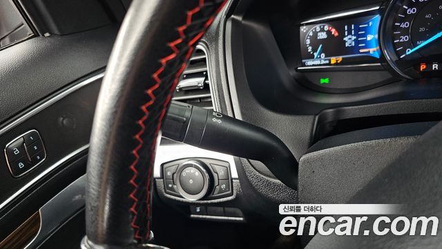 Ford Explorer 2019 — photo 28