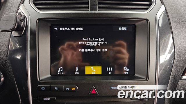 Ford Explorer 2019 — photo 32
