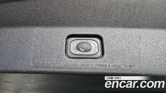 Ford Explorer 2019 — photo 36