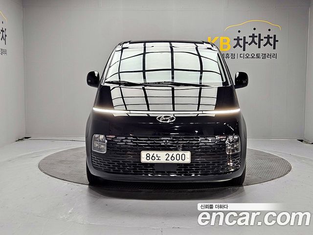 Hyundai Staria 2022 — photo 2