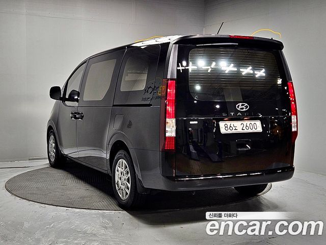 Hyundai Staria 2022 — photo 7