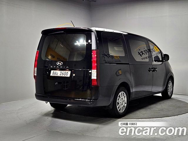 Hyundai Staria 2022 — photo 8
