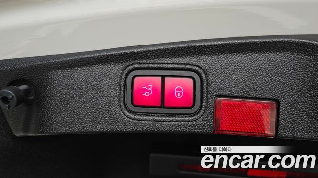 Mercedes-Benz C-Class 2021 — photo 31