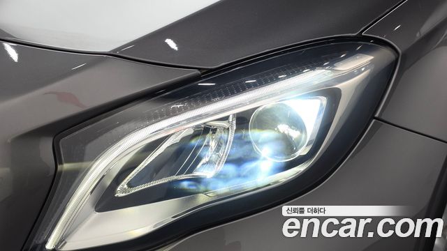 Mercedes-Benz GLA-Class 2018 — photo 8