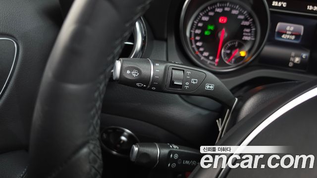 Mercedes-Benz GLA-Class 2018 — photo 27