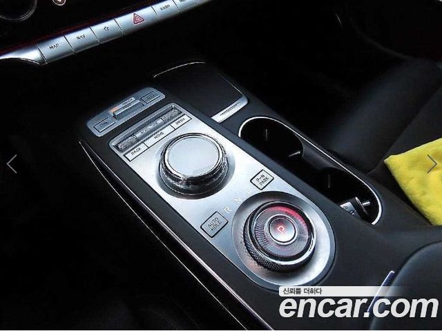Genesis GV70 2022 — photo 10