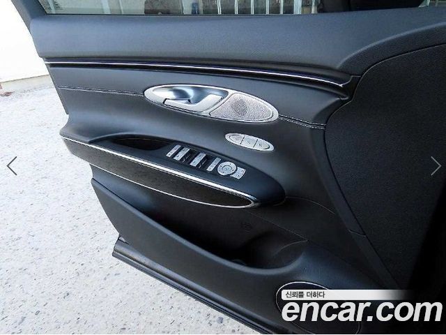 Genesis GV70 2022 — photo 11