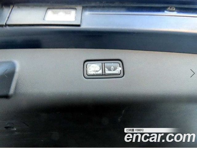 Genesis GV70 2022 — photo 17