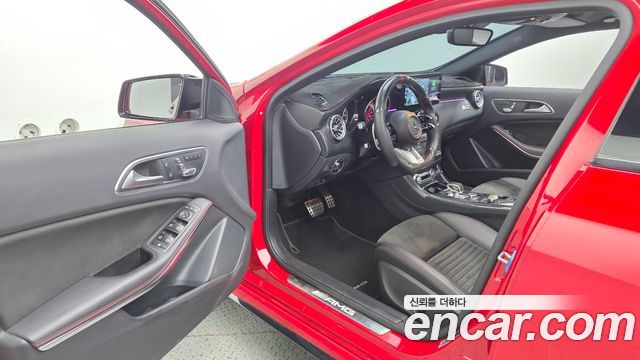 Mercedes-Benz A-Class 2017 — photo 10