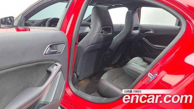 Mercedes-Benz A-Class 2017 — photo 11