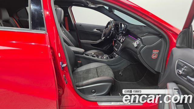 Mercedes-Benz A-Class 2017 — photo 12